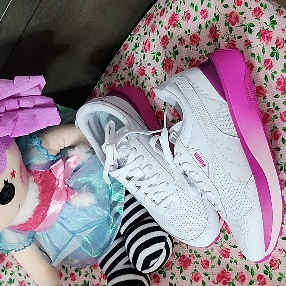 Womens Puma shoes